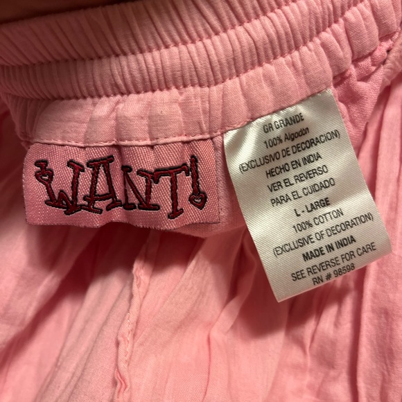 Pink lace skirt, beautiful design in great condition - Picture 3 of 3